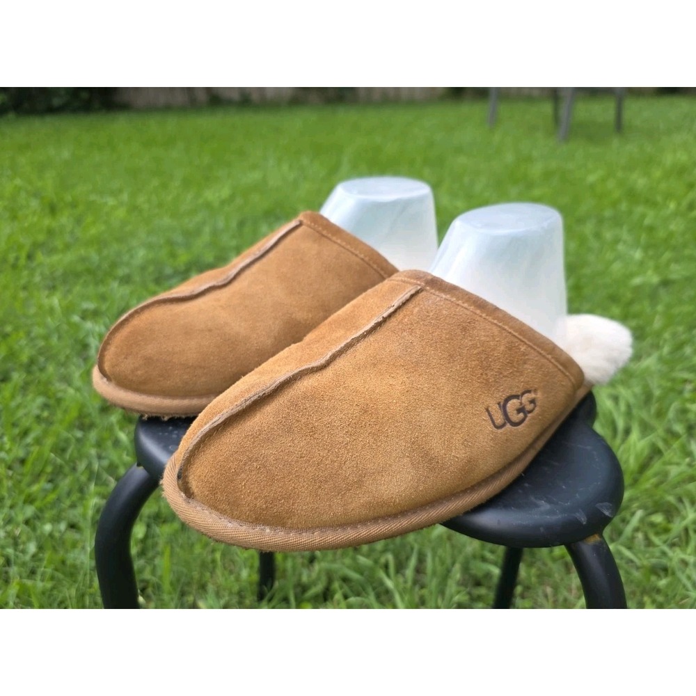 Size 11  - UGG Australia Scuff Men's Slippers - Chestnut Suede Leather
